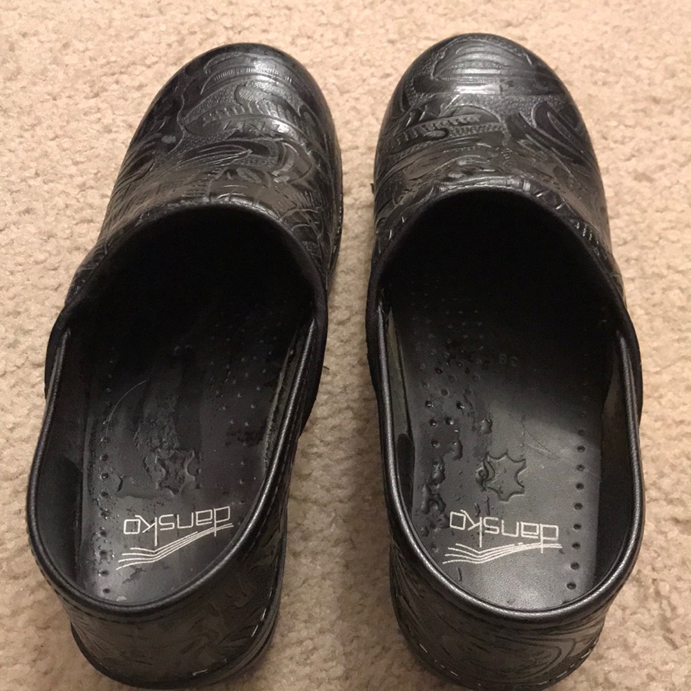 Nursing shoes
